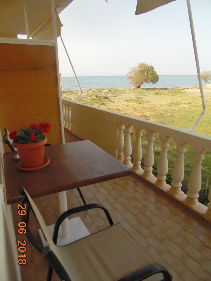 Hippokratis Apartments Gerani  Luaran gambar